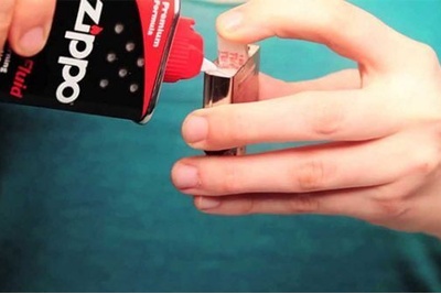 Cách châm xăng bật lửa Zippo đơn giản chính xác nhất