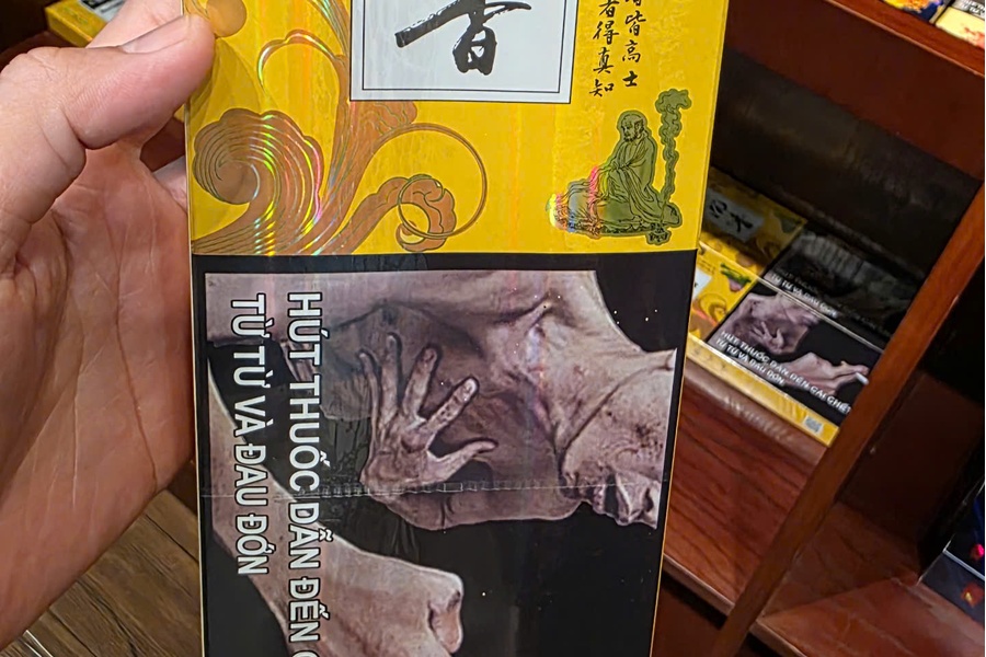 Thuốc Lá Trầm Hương Huatianxia: Review, Giá Bán & Cách Phân Biệt Thật Giả [2025]