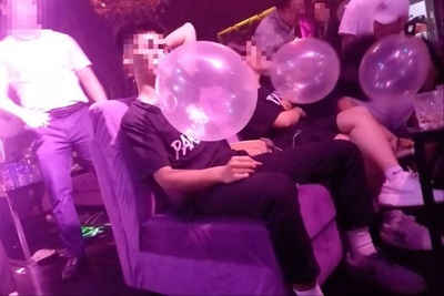 Hút Bóng Cười Xét Nghiệm Máu Có Ra Không? Sự Thật & Lưu Ý Pháp Luật