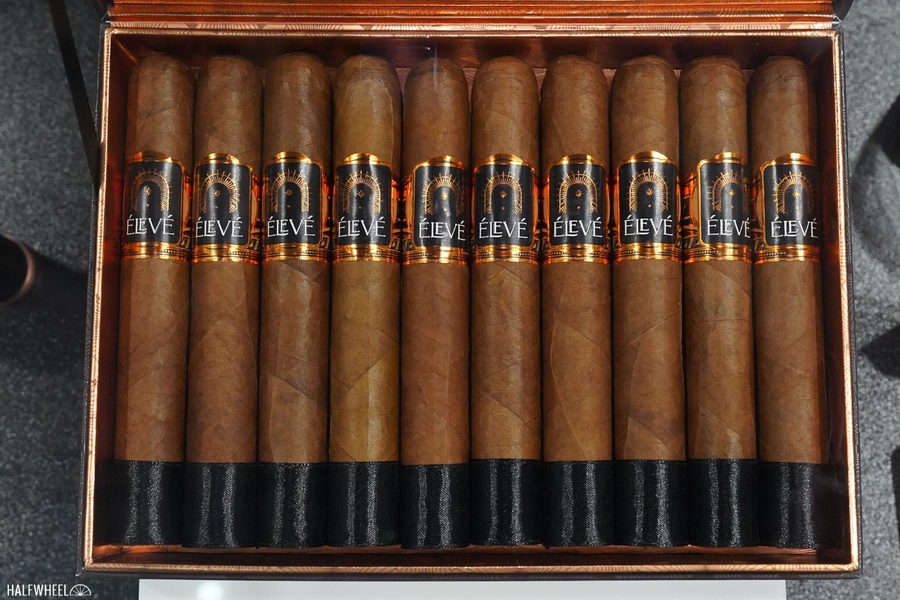 Élevé của Tập đoàn Constella được phát hành trên toàn quốc