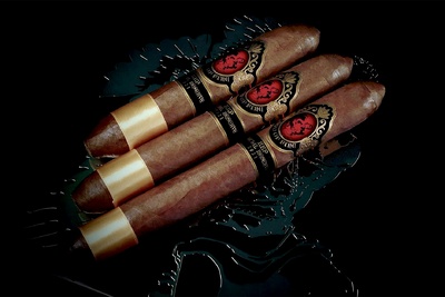 Prometheus hé lộ bộ sưu tập đặc biệt KKP lấy cảm hứng từ Thần Lửa, bao gồm vương miện và phụ kiện.