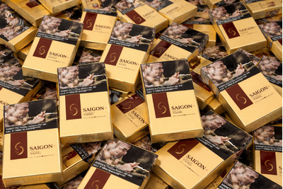 Thuốc Sài Gòn Vàng: Giá Bao Nhiêu? Hút Có Nặng Không? Review Từ Người Dùng