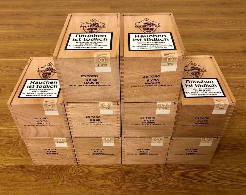 Xì gà Principes Maduro Toro - Hộp 25 điếu