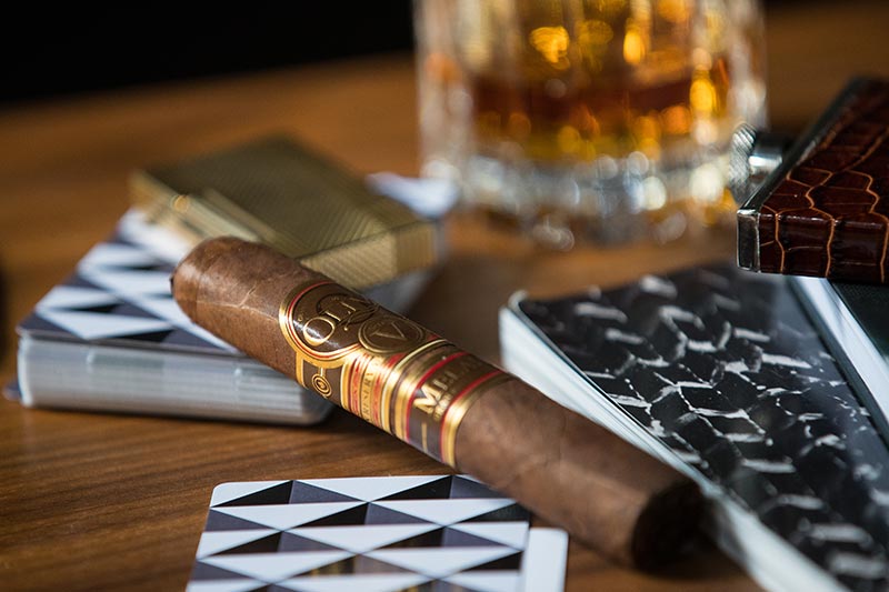 Xì gà Oliva Serie V Melanio Robusto - Hộp 10 điếu