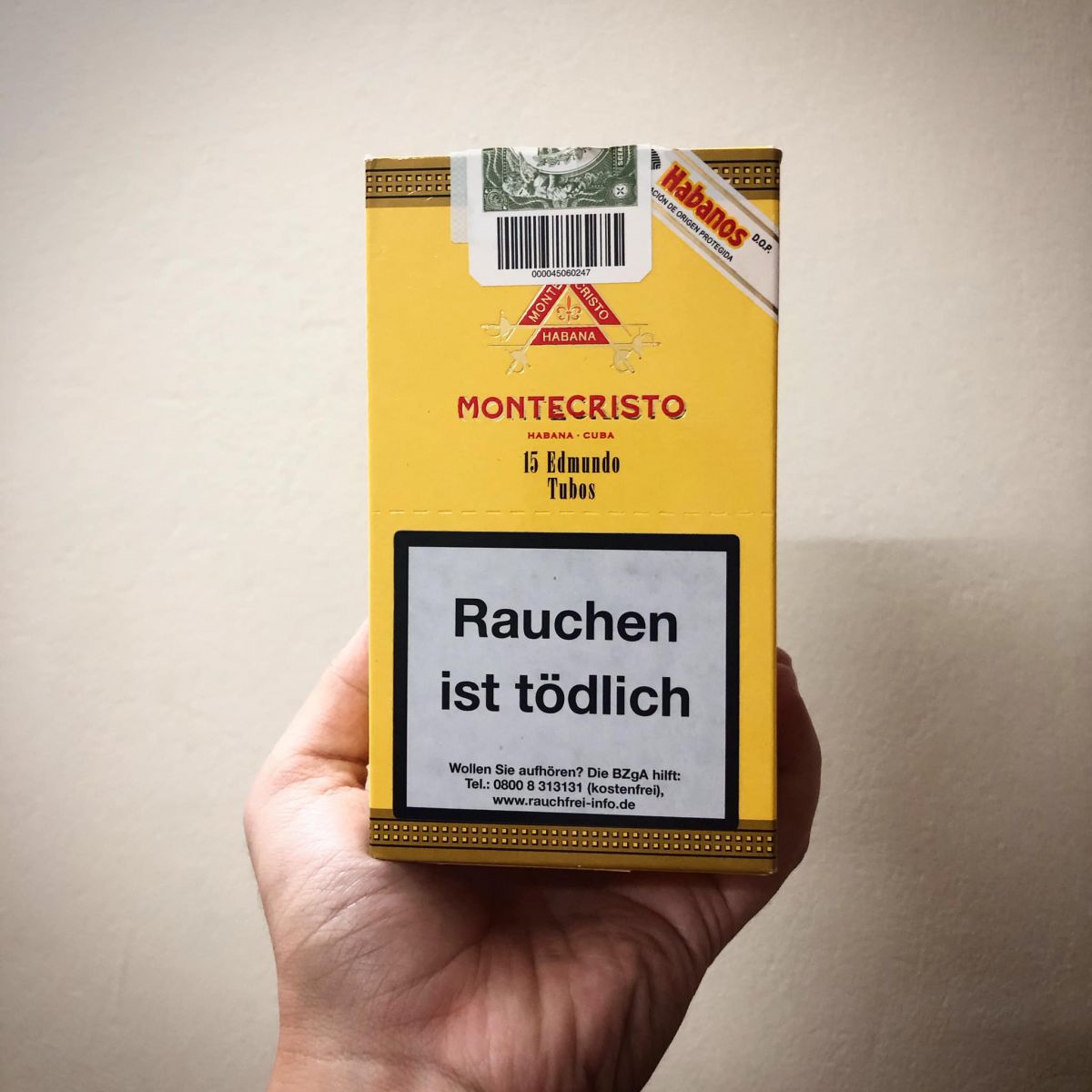 Xì gà Montecristo Petit Edmundo Tubos - Hộp 3 điếu