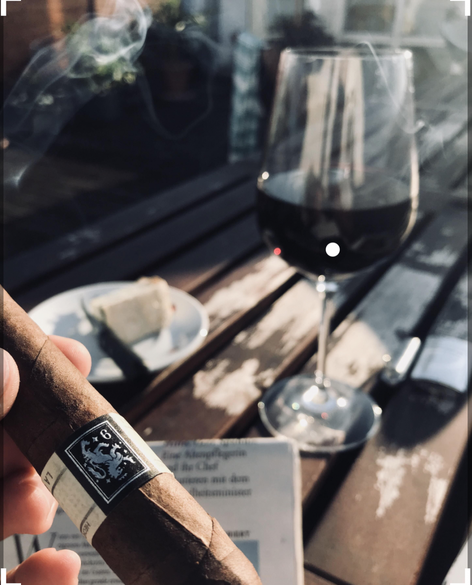 Hút xì gà nên uống với loại rượu gì?