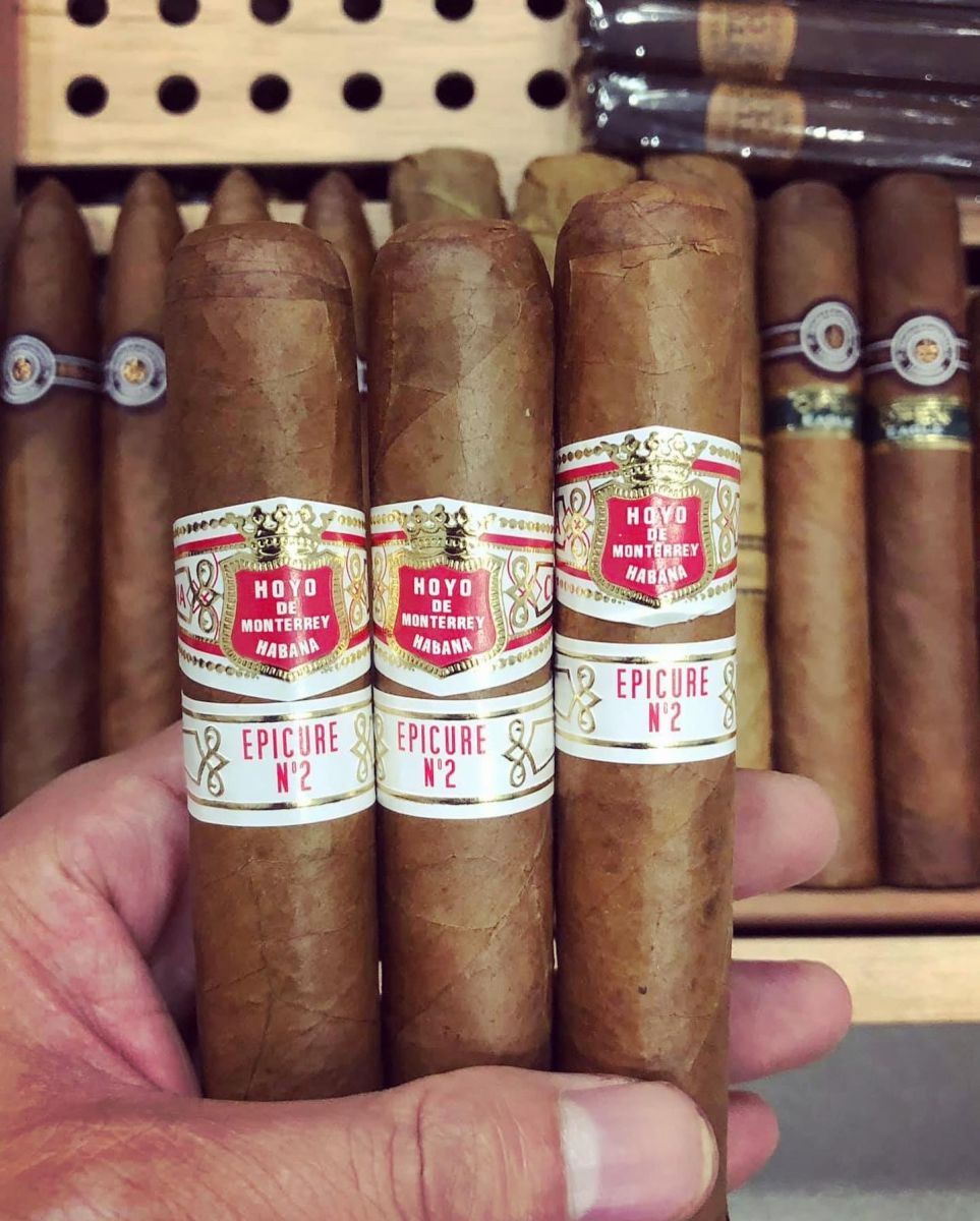 Xì gà Hoyo de Monterrey Epicure No.2 Tubos - Hộp 3 điếu