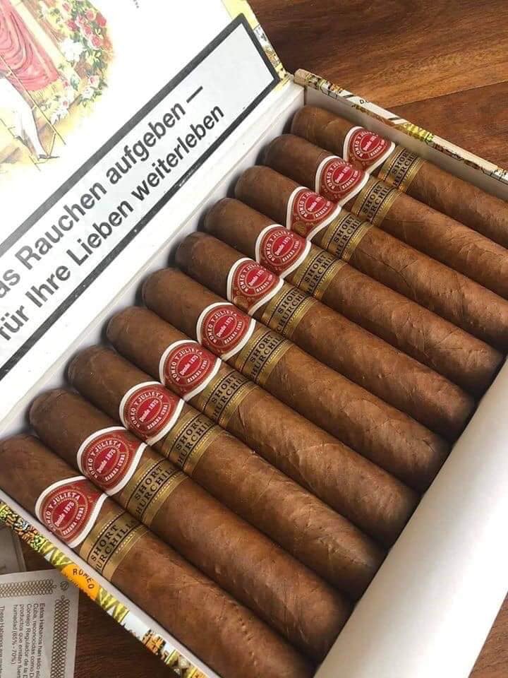 Xì gà Romeo Y Julieta Short Churchills- Hộp 25 điếu