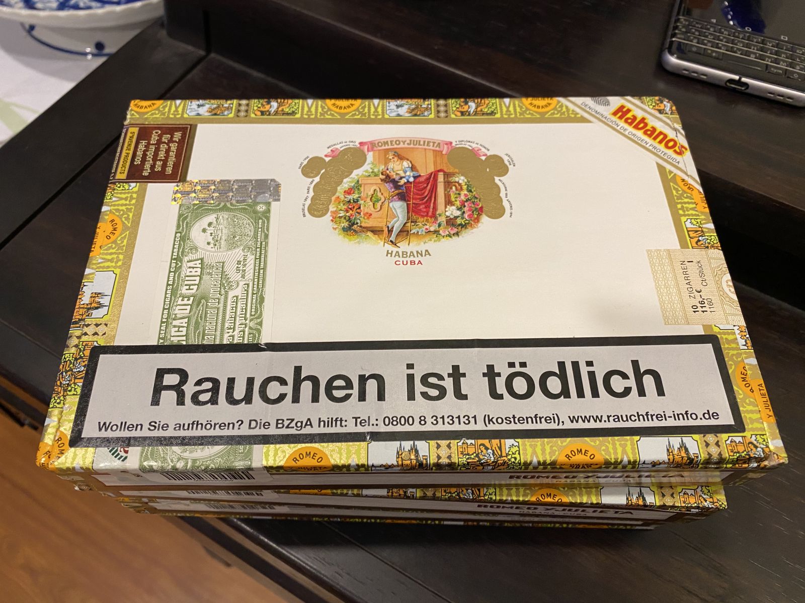 Xì gà Romeo Y Julieta Short Churchills- Hộp 25 điếu