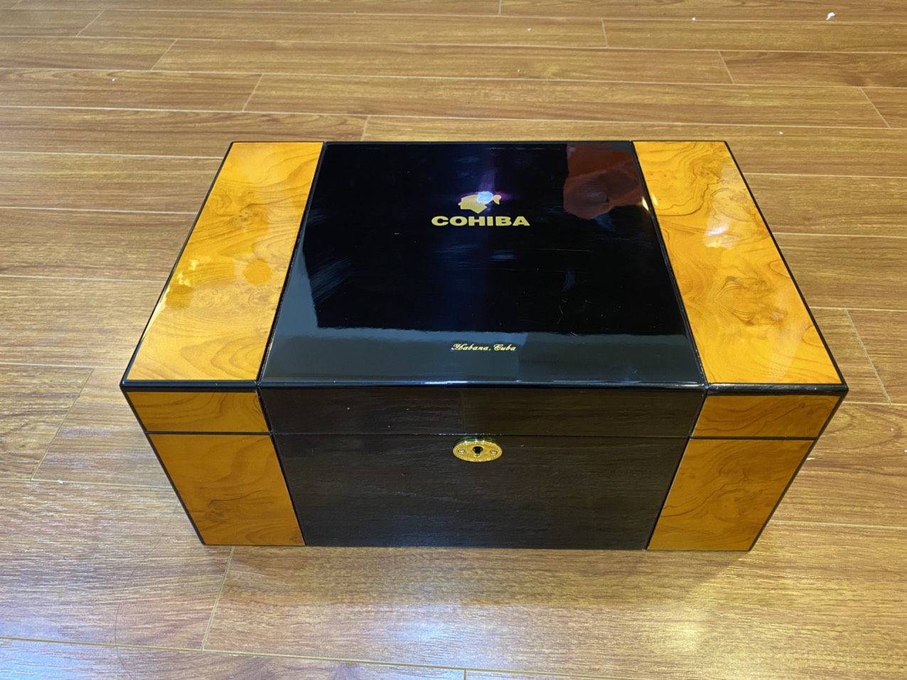Hộp bảo quản 100 điếu Cohiba RA912