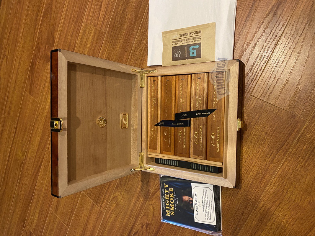 Xì gà Daniel Marshall Humidor - Hộp 5 điếu