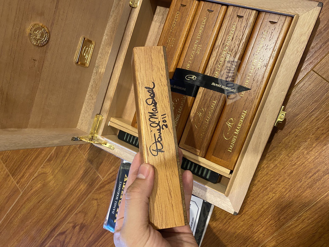 Xì gà Daniel Marshall Humidor - Hộp 5 điếu