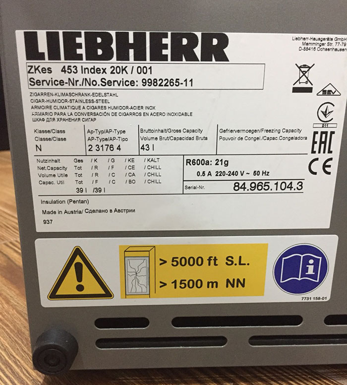 Tủ xì gà Liebherr ZKes 453