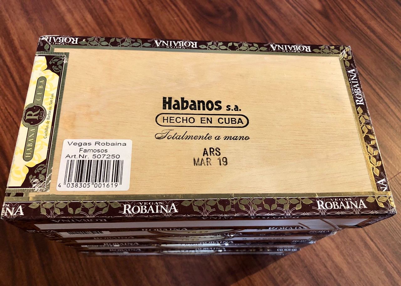 Xì gà Vegas Robaina Famosos- Hộp 25 điếu