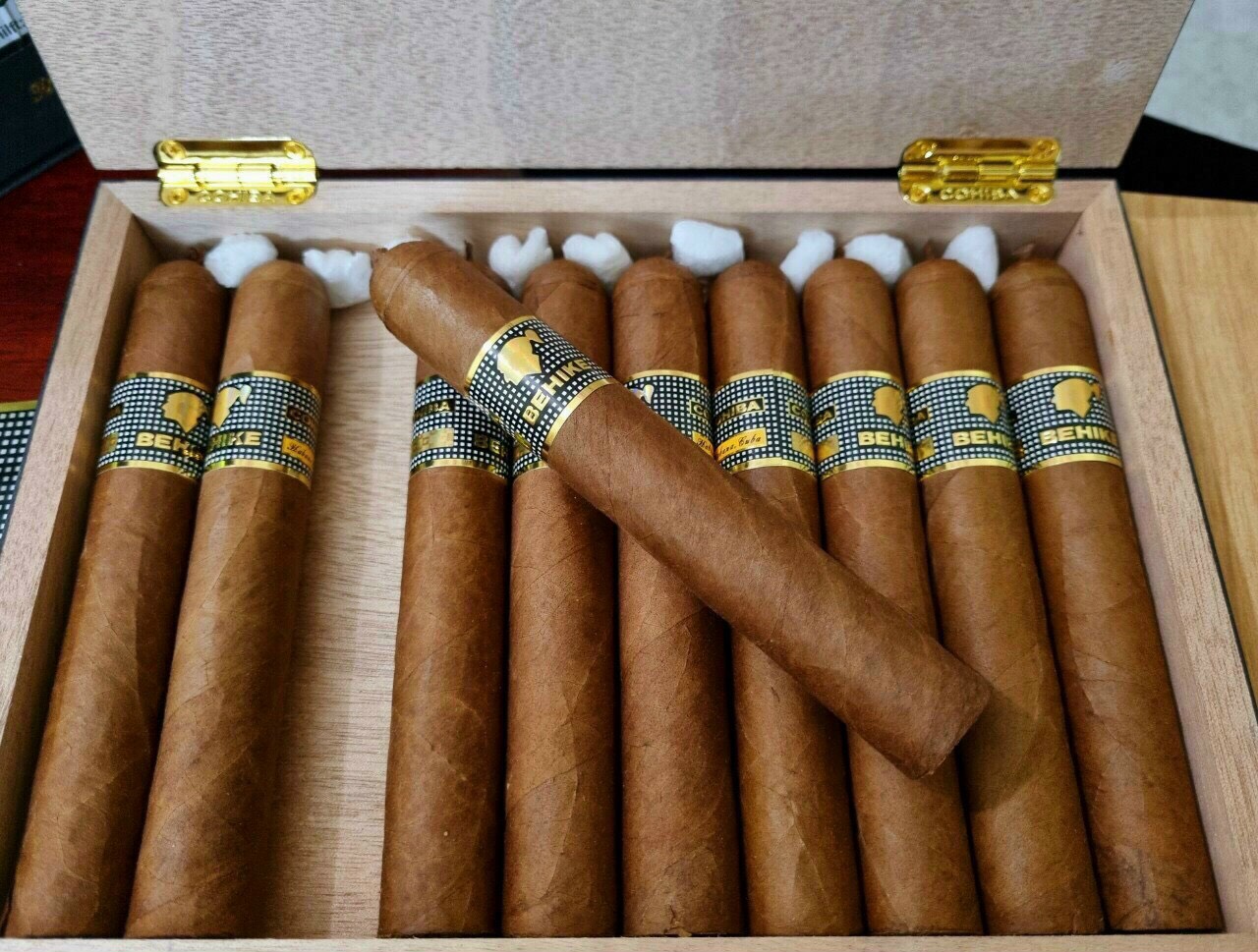 Xì gà Cohiba Siglo 6 - Hộp sứ 25 điếu