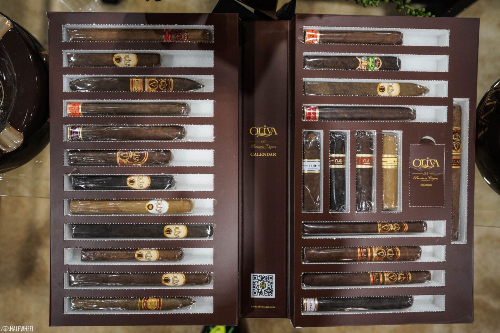 Xì gà Oliva 2022 Advent Calendar Cigar Sampler - 25 điếu