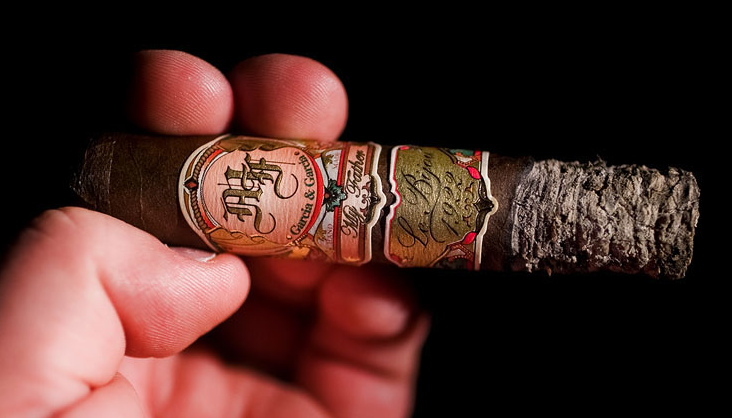 Xì Gà My Father Le Bijou 1922 Petit Robusto