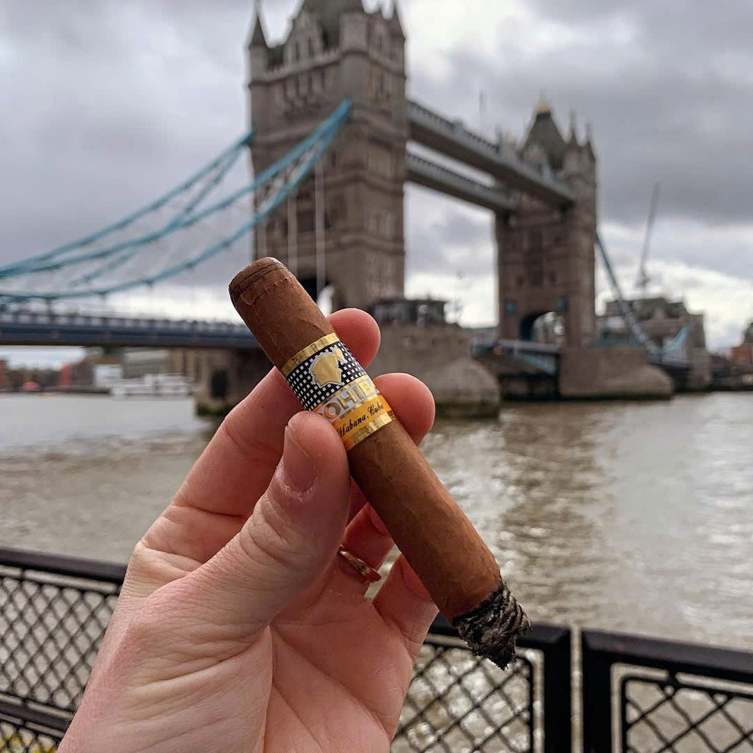 Xì Gà Cohiba Siglo 2 Tubos - Hộp 15 điếu