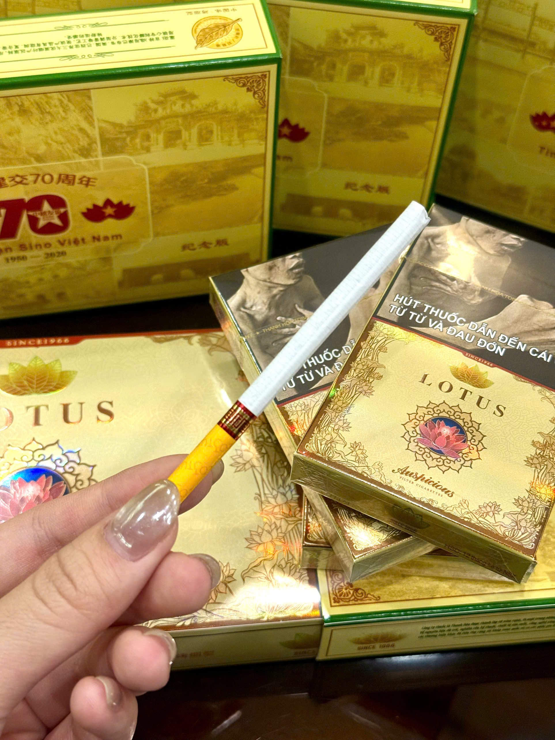 Thuốc Lá Sen Cát Tường