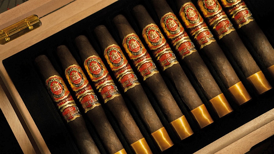 Fuente’s Mexican-Wrapped Sangre De Toro đã sẵn hàng