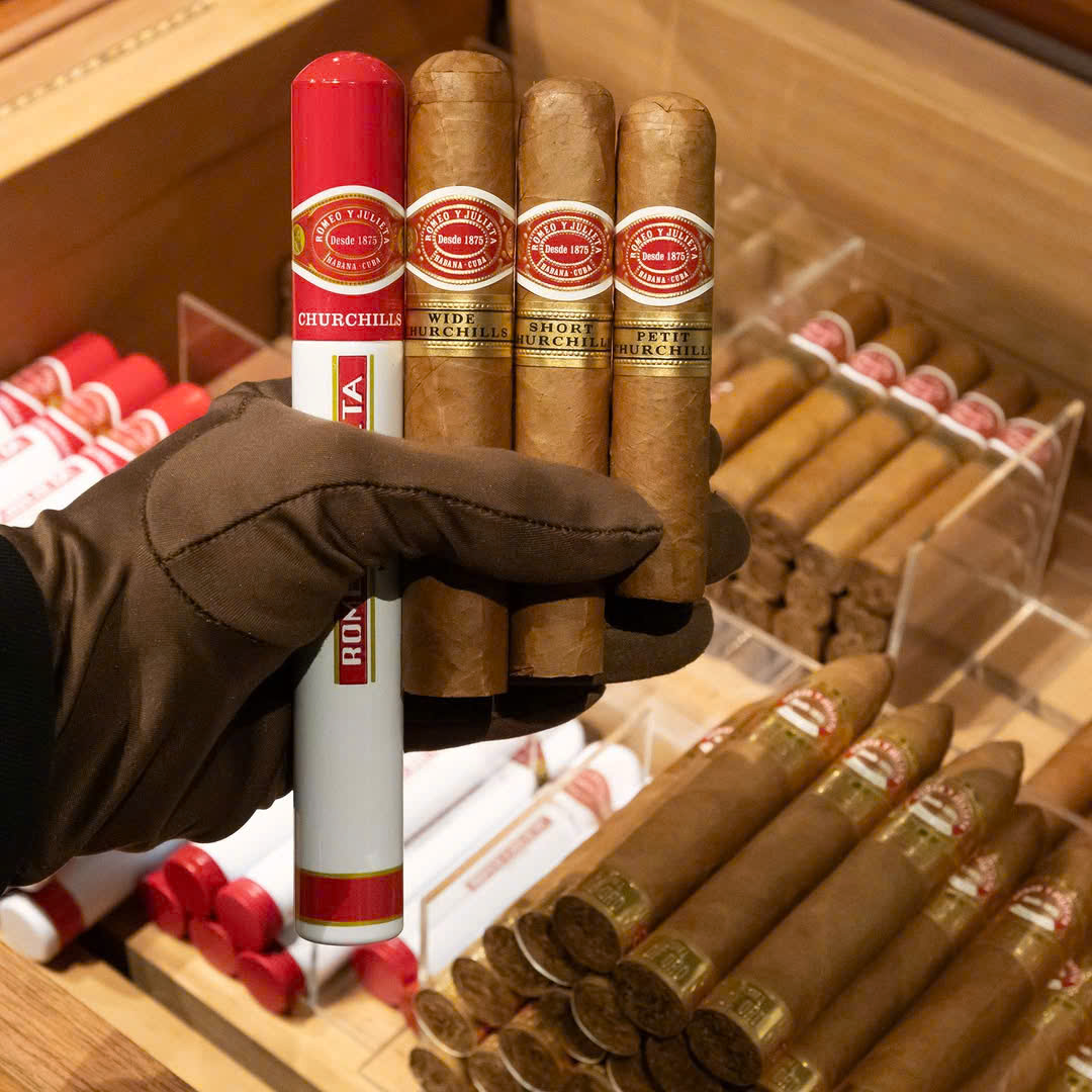 Xì Gà Romeo y Julieta 2025 – Giá, Các Loại & Review Chi Tiết